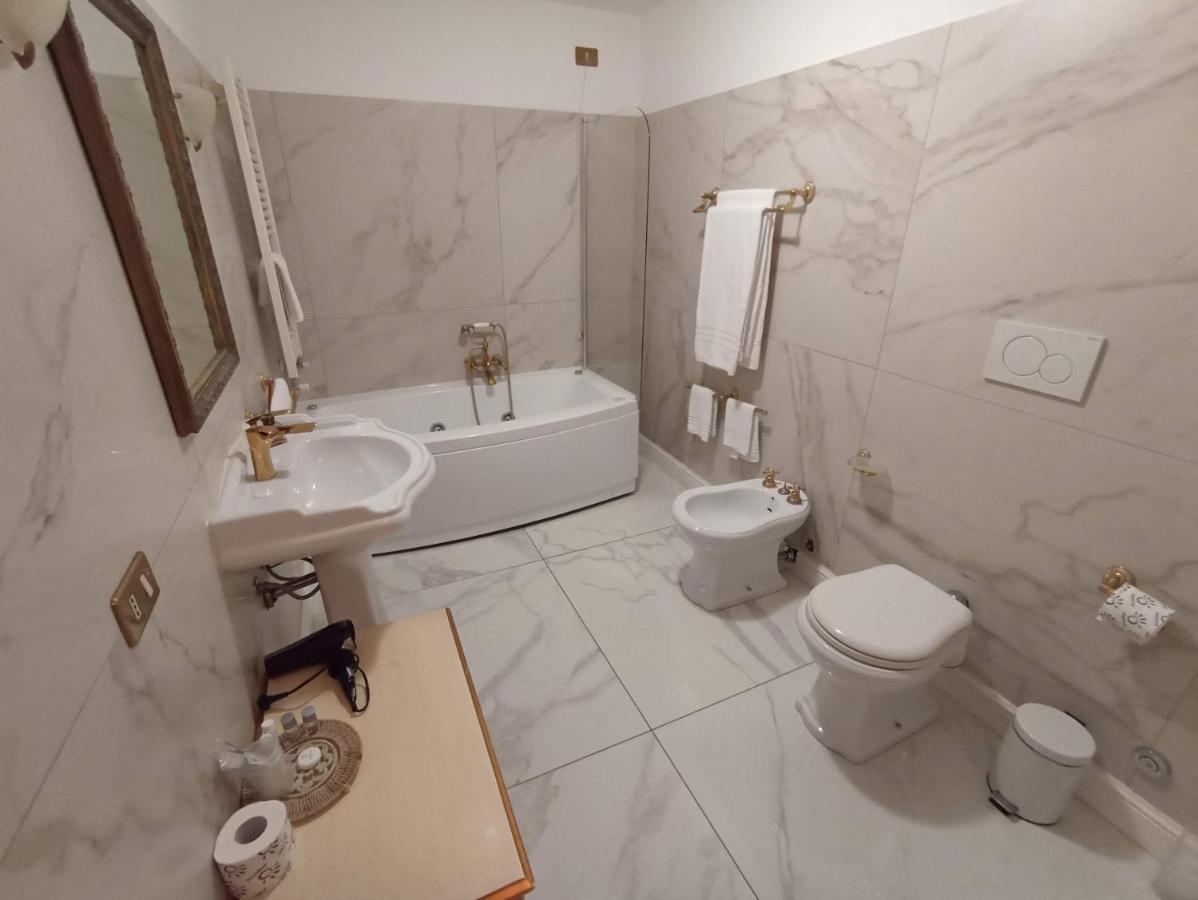 Mercanti Apts Via Passarella Milan Luaran gambar